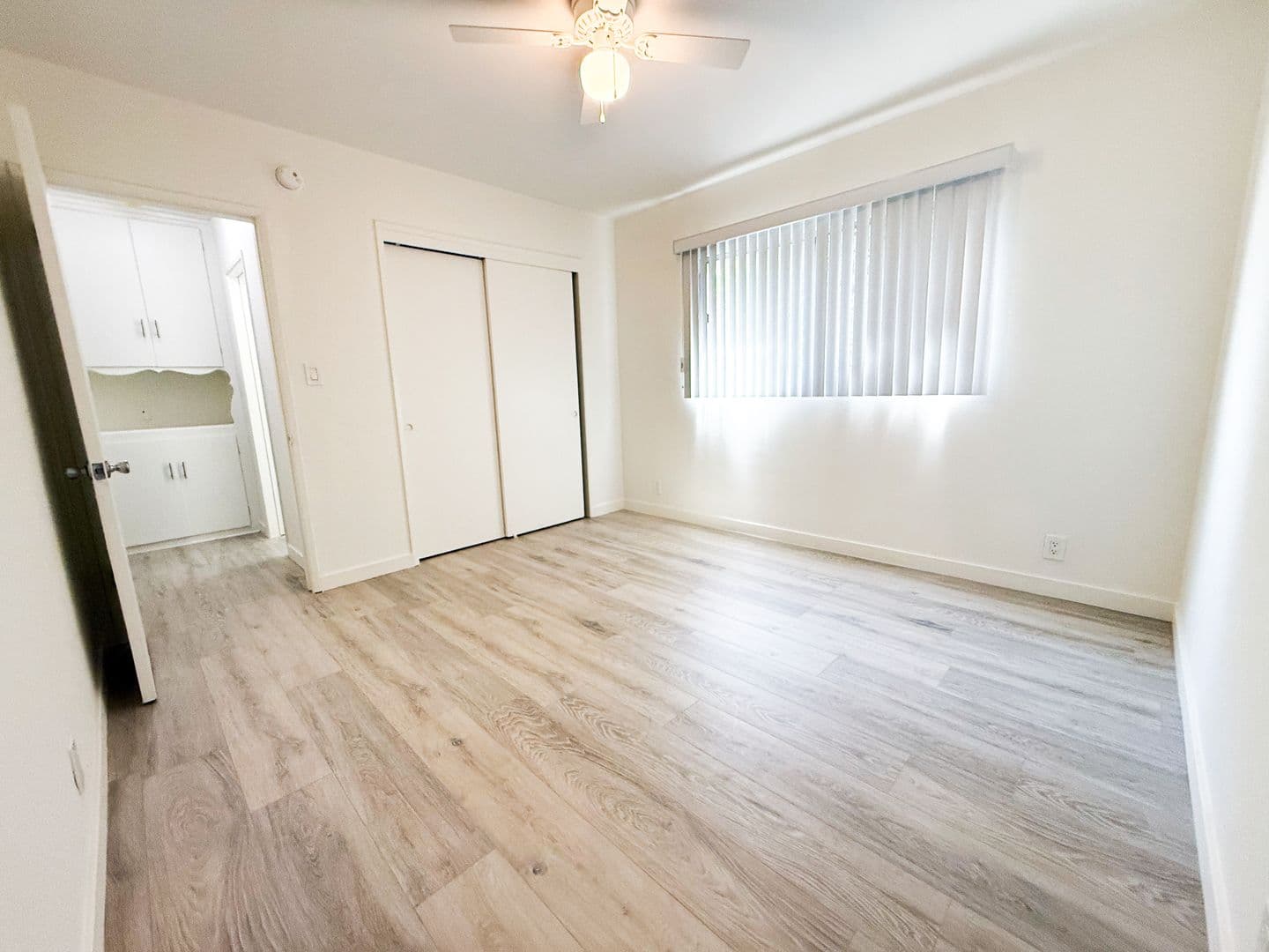 Los Angeles Apartment: 3729 McLaughlin Avenue