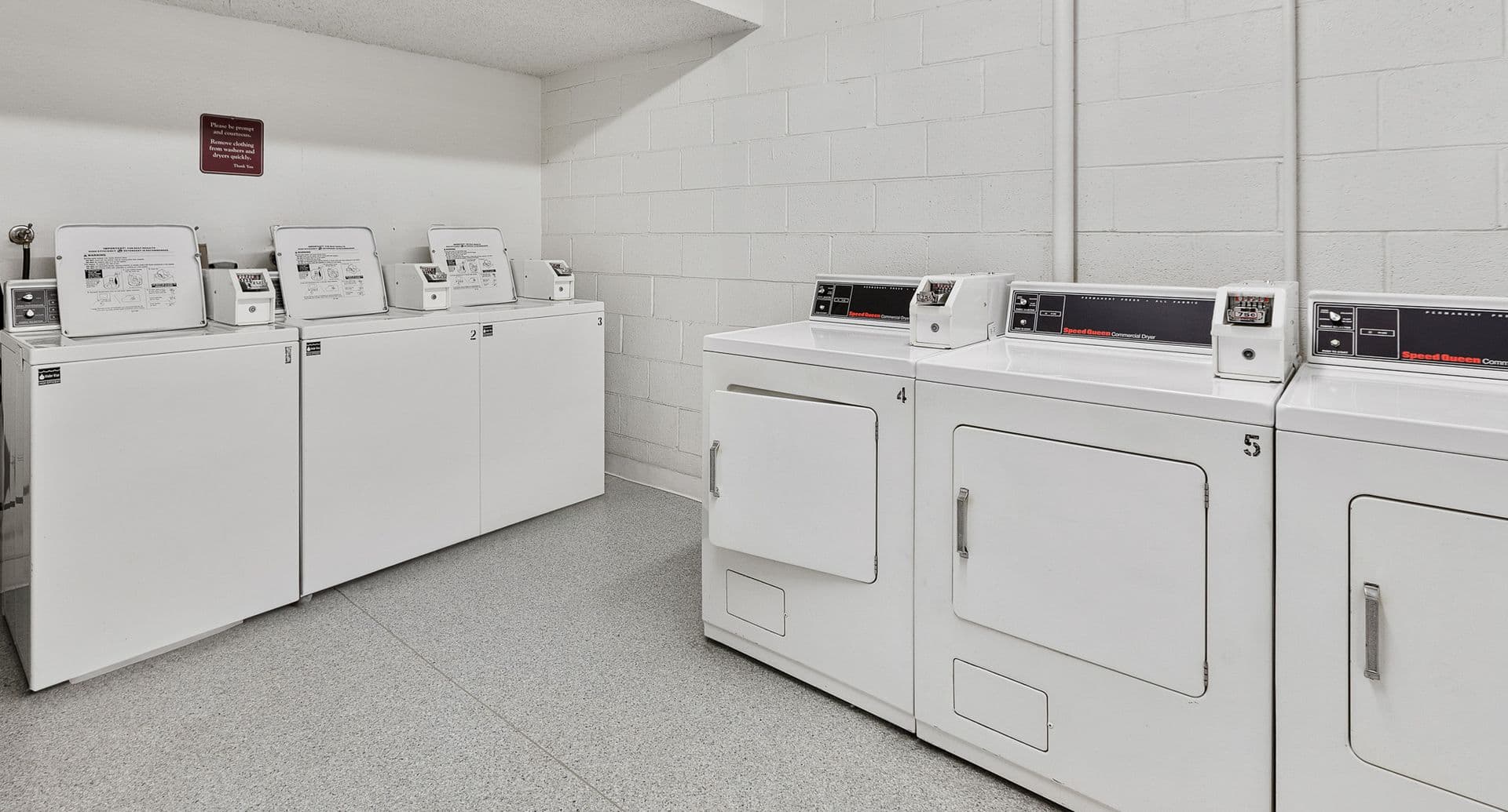 Studio City Apartment: 4627 Coldwater Canyon