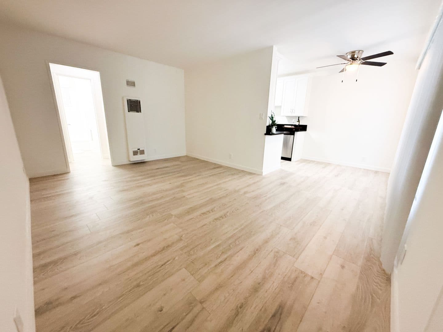 Los Angeles Apartment: 3729 McLaughlin Avenue