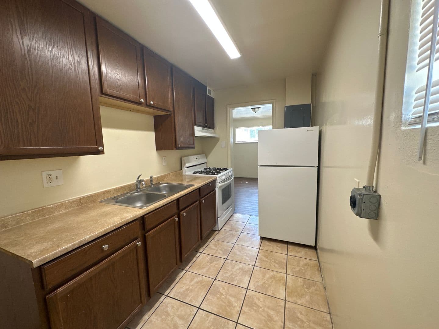 Aurora Apartment: 9980 Montview Blvd