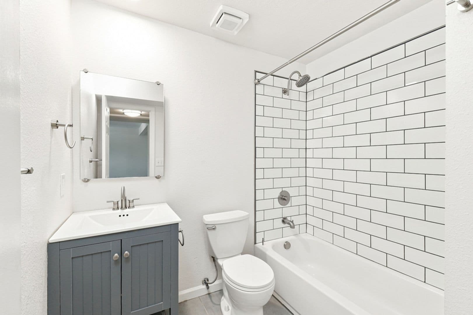 Lakewood Apartment: 1220-1222 Wadsworth Boulevard