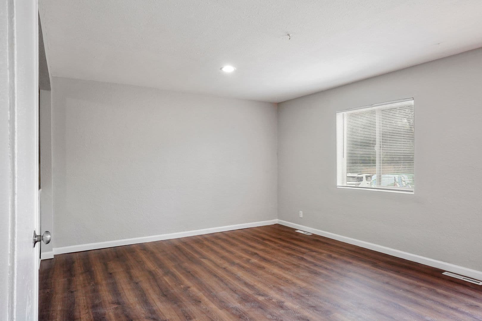 Denver Apartment: 982 S Sheridan Blvd