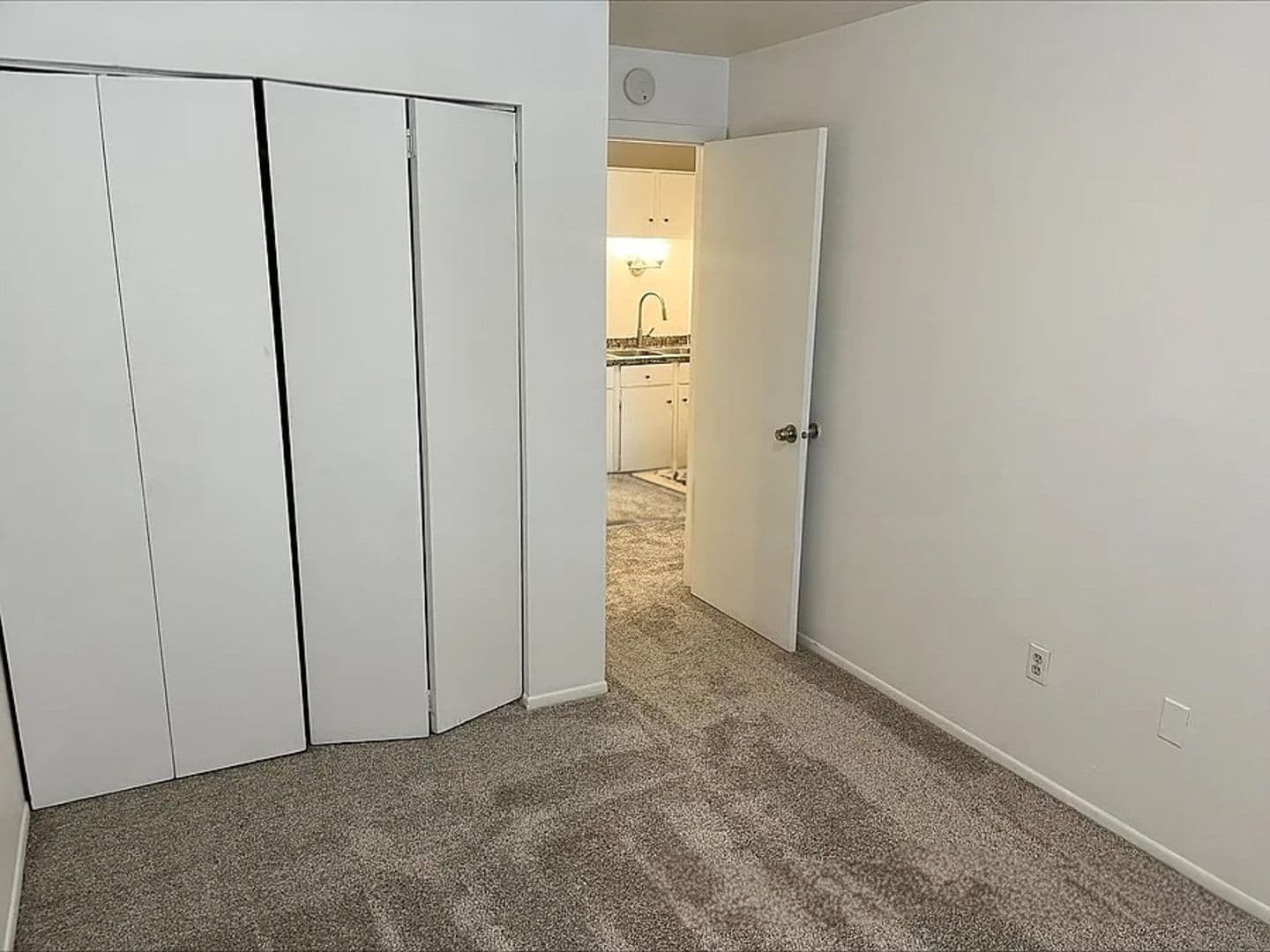 Colorado Springs Apartment: 3755 E La Salle St