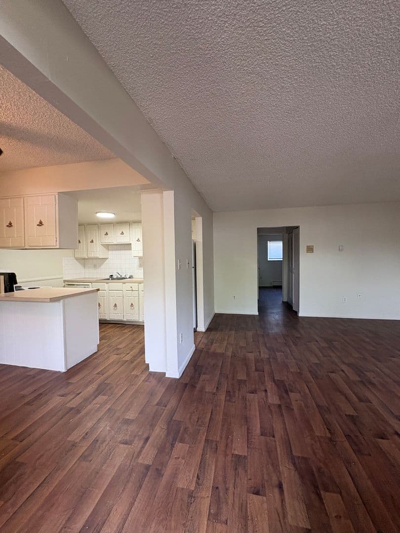 Lakewood Apartment: 915 Carr Street