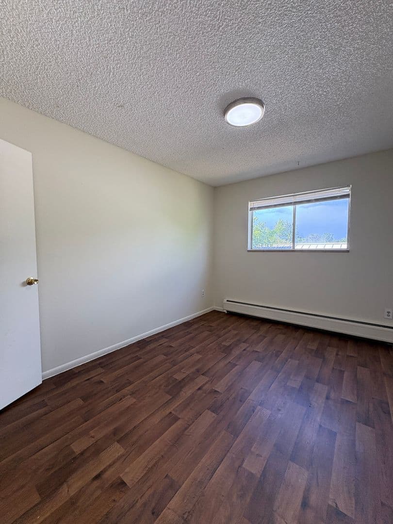 Lakewood Apartment: 915 Carr Street