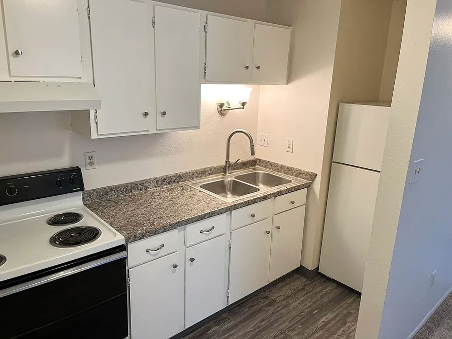 Colorado Springs Apartment: 3755 E La Salle St