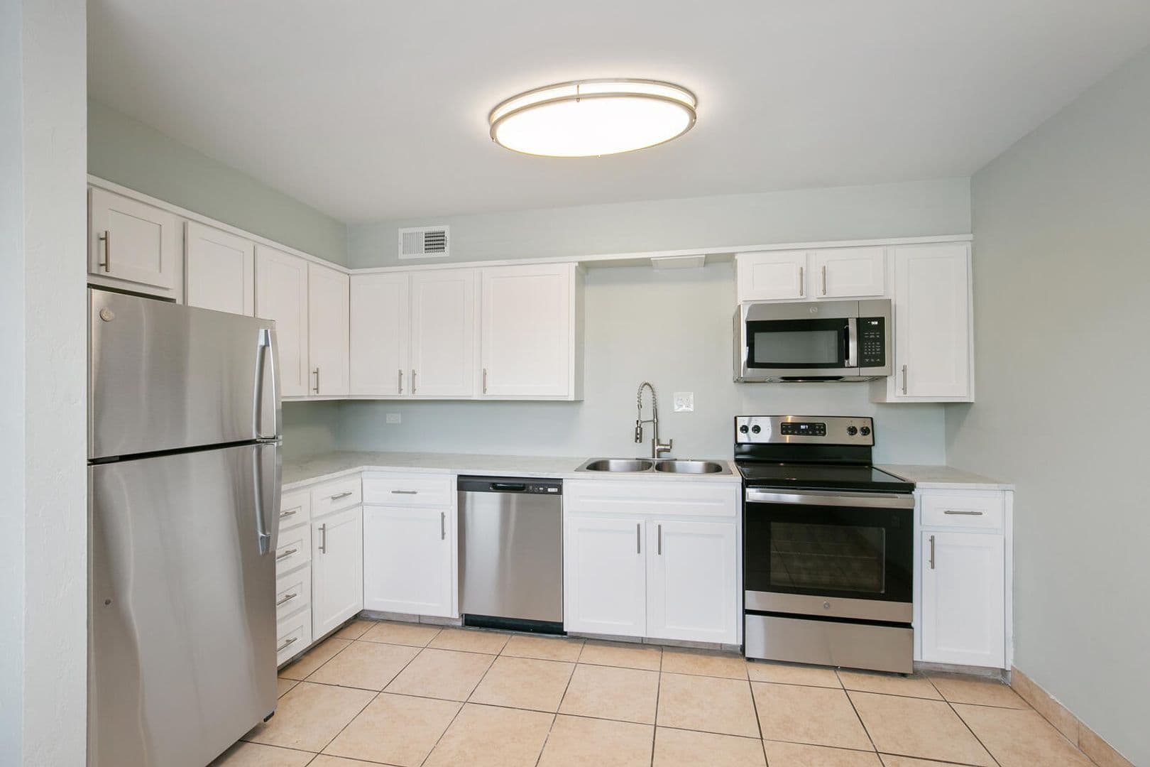 Lakewood Apartment: 1200-1220 Pierce Street