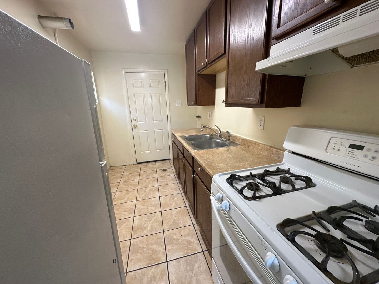 Aurora Apartment: 9980 Montview Blvd