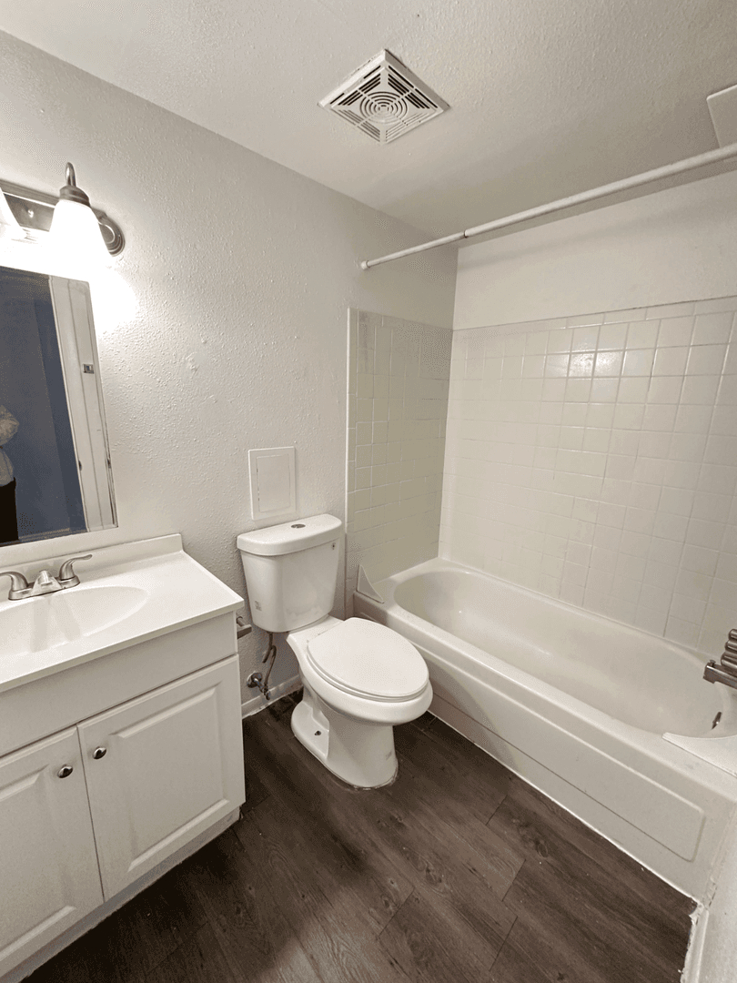 Aurora Apartment: 11852 E 16th Ave