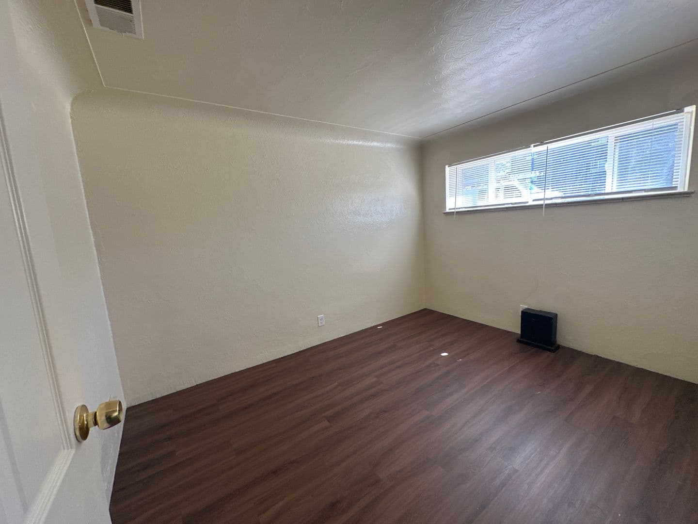 Aurora Apartment: 9980 Montview Blvd