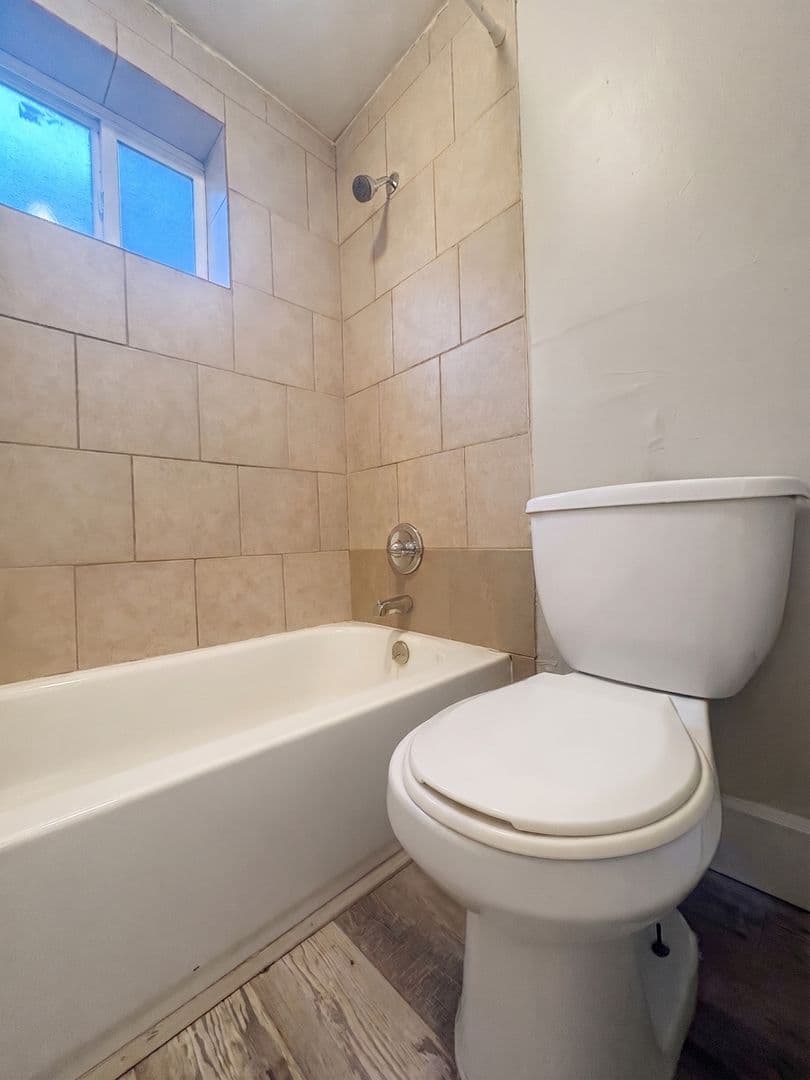Aurora Apartment: 1475 Macon Street