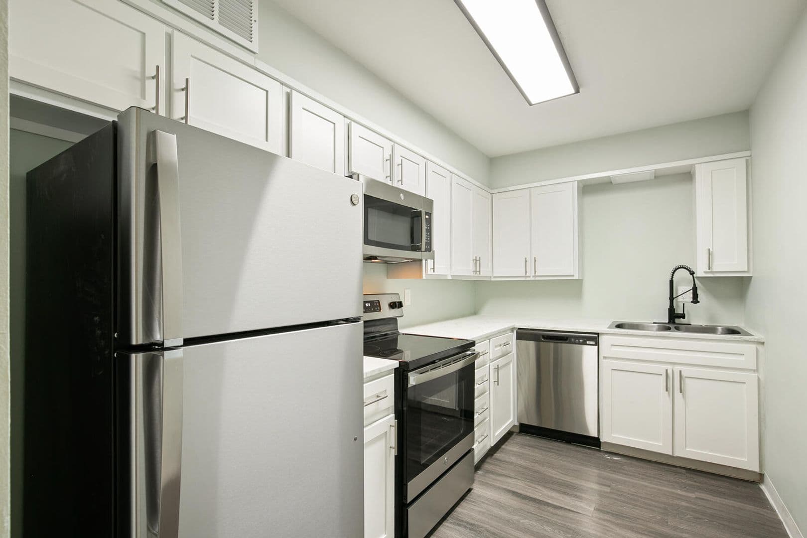 Lakewood Apartment: 1200-1220 Pierce Street