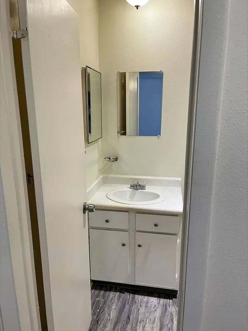 Colorado Springs Apartment: 3755 E La Salle St