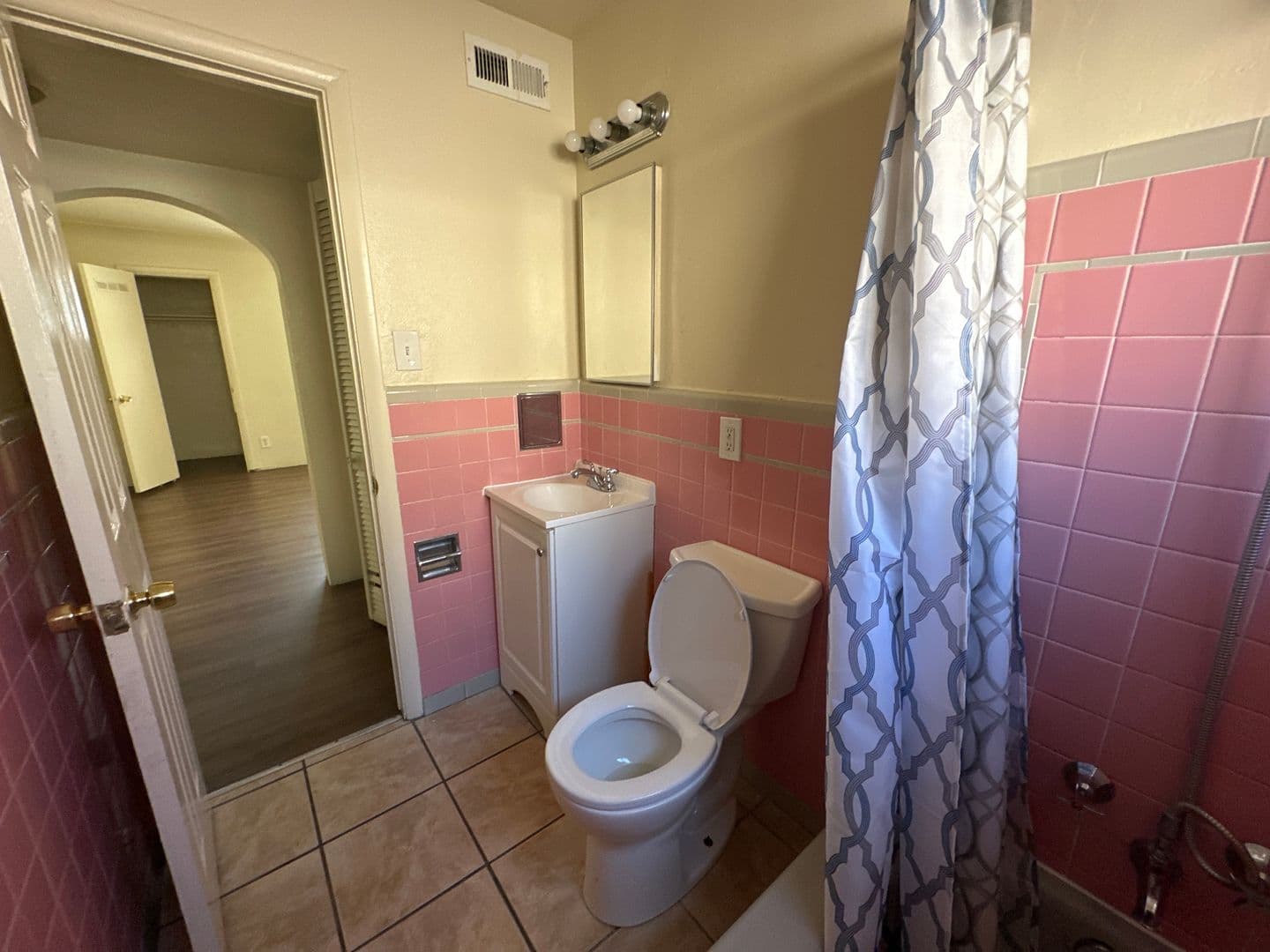 Aurora Apartment: 9980 Montview Blvd
