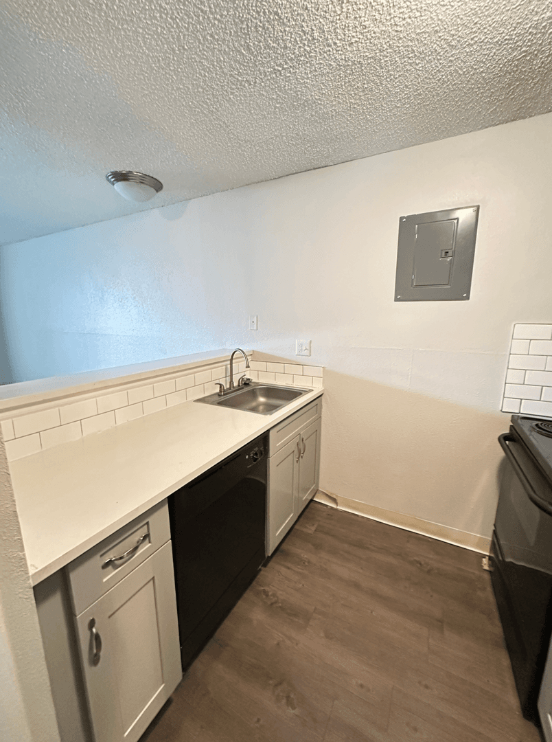 Aurora Apartment: 11852 E 16th Ave