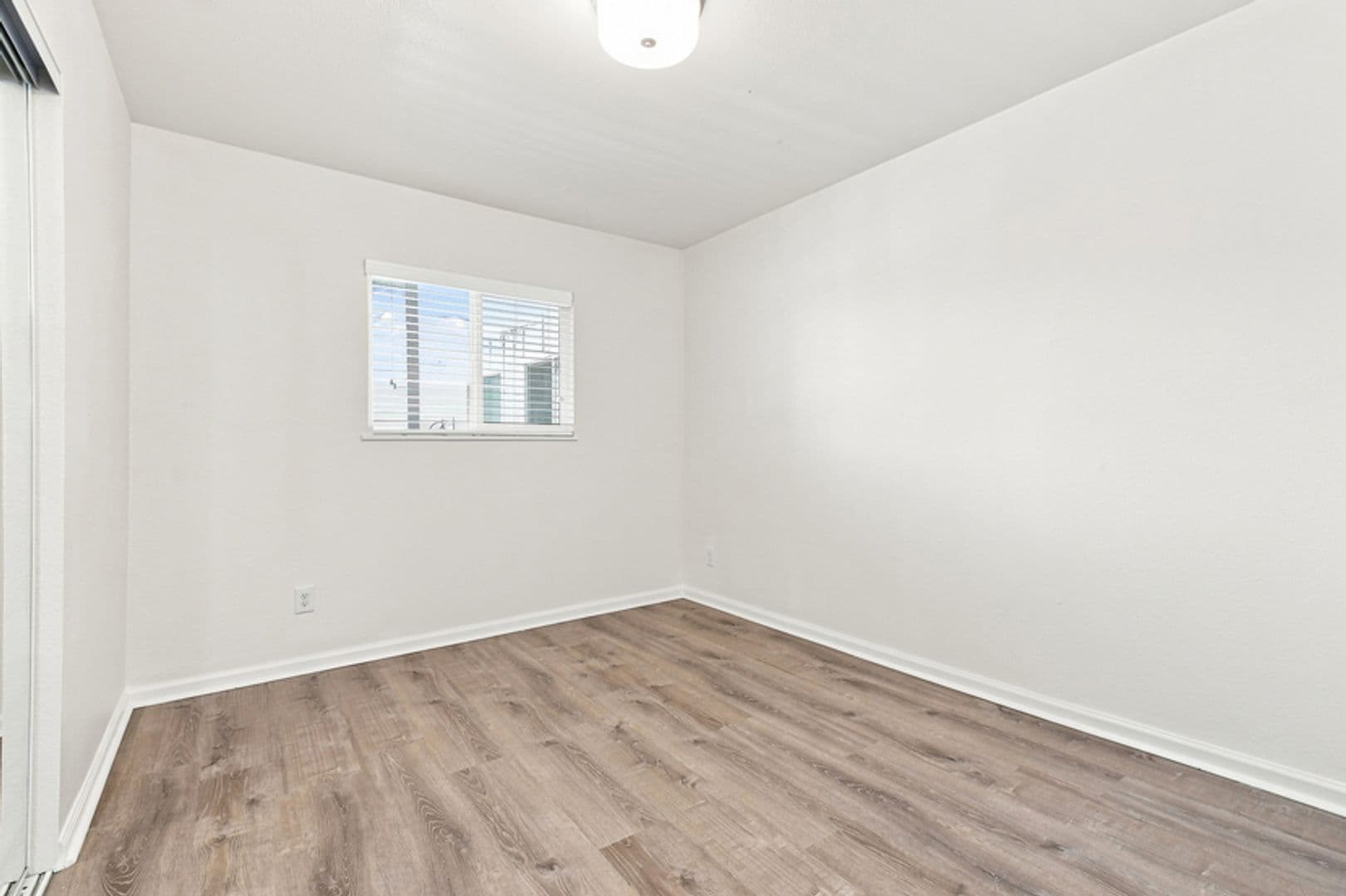 Lakewood Apartment: 1220-1222 Wadsworth Boulevard