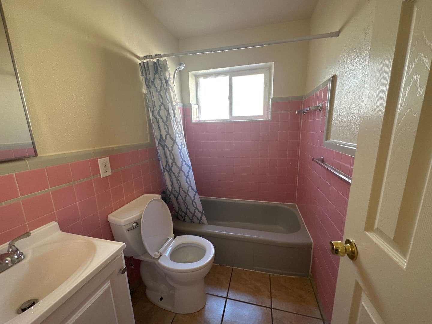 Aurora Apartment: 9980 Montview Blvd