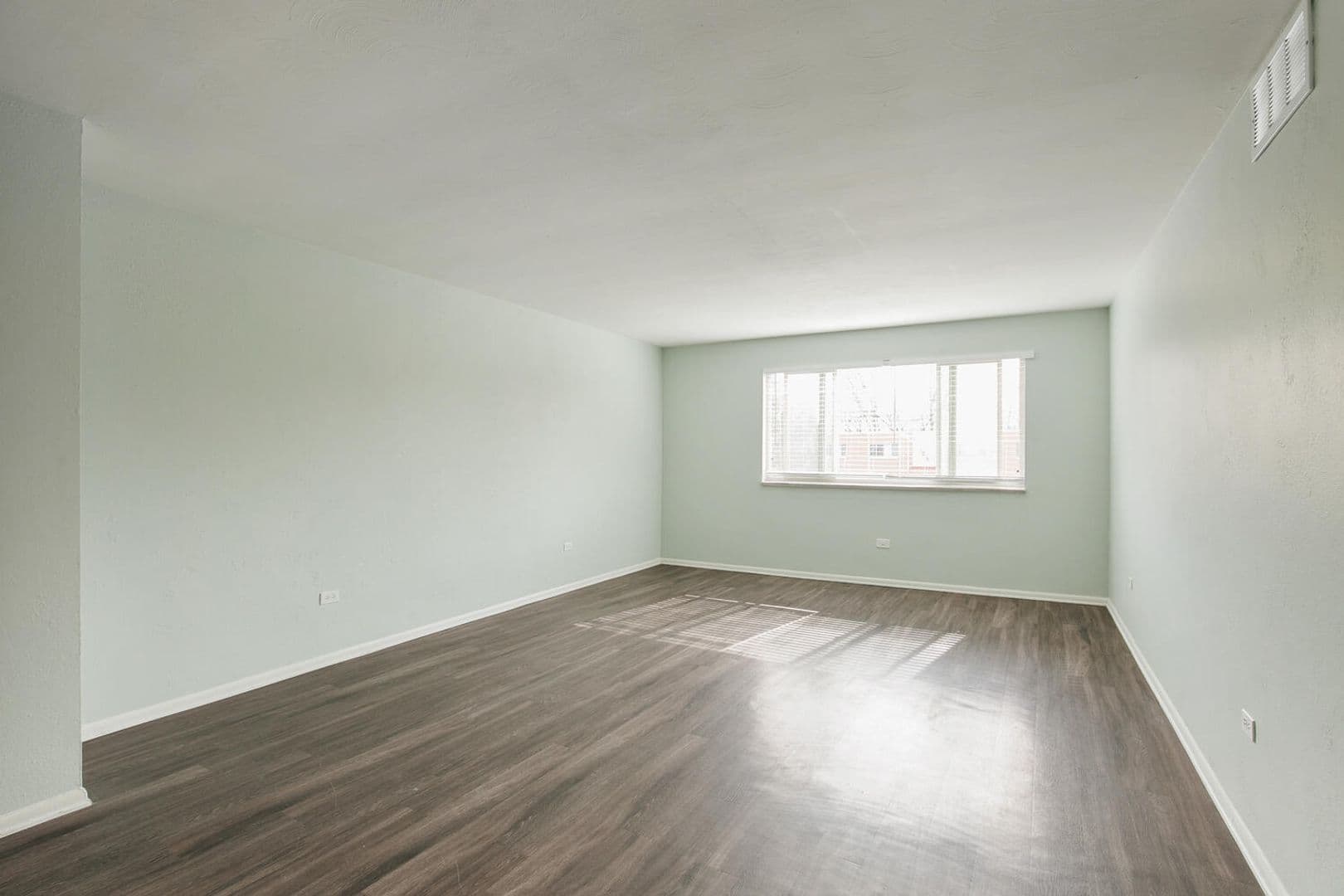 Lakewood Apartment: 1200-1220 Pierce Street