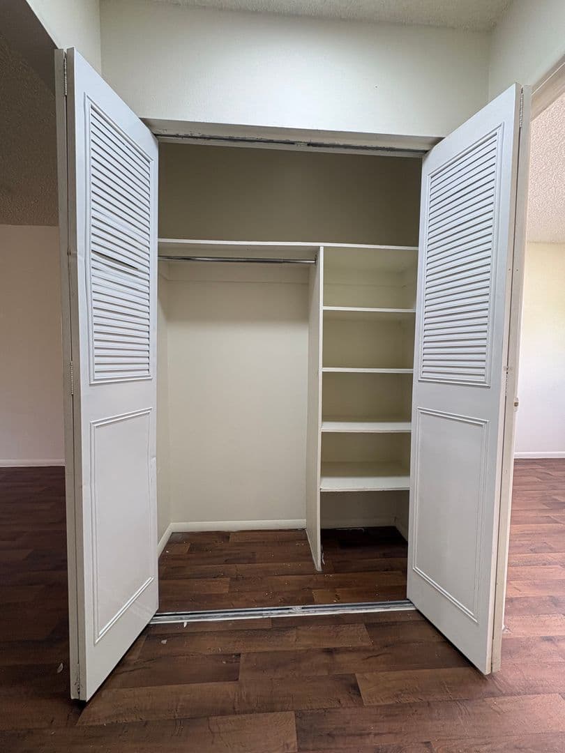 Lakewood Apartment: 915 Carr Street