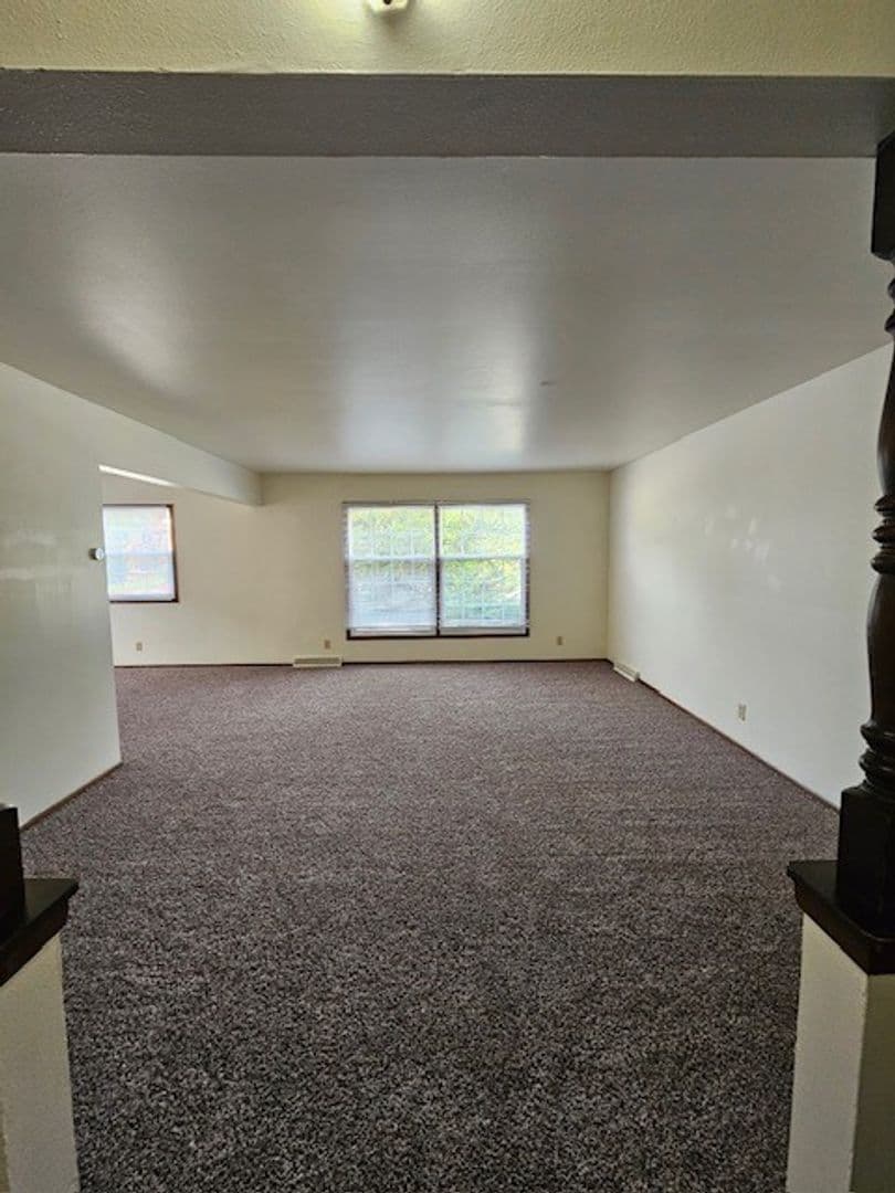 Milwaukee Apartment: 6713 W Bluemound Rd, Wauwatosa WI 53213