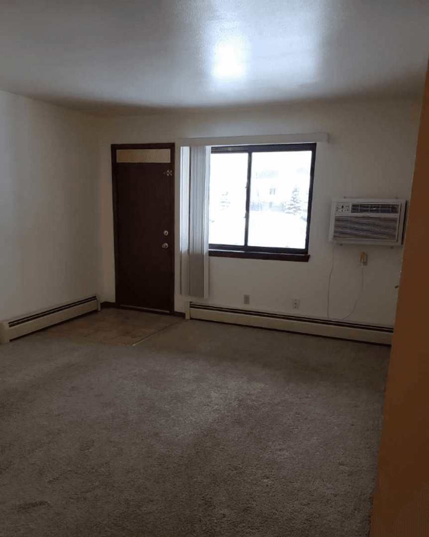 Milwaukee Apartment: 6333 N Denmark St