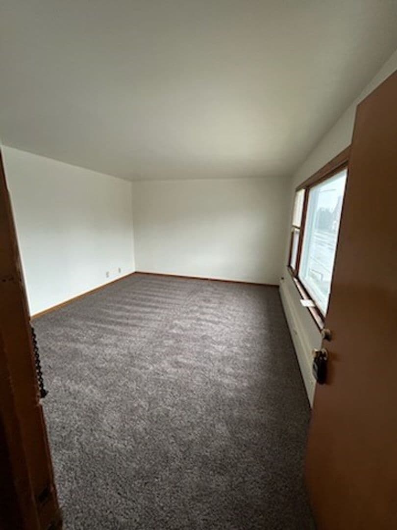 Milwaukee Apartment: 6713 W Bluemound Rd, Wauwatosa WI 53213