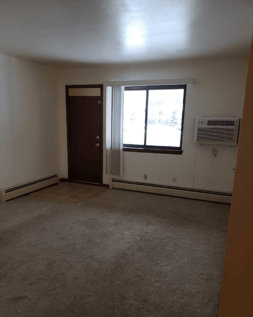 Milwaukee Apartment: 6333 N Denmark St