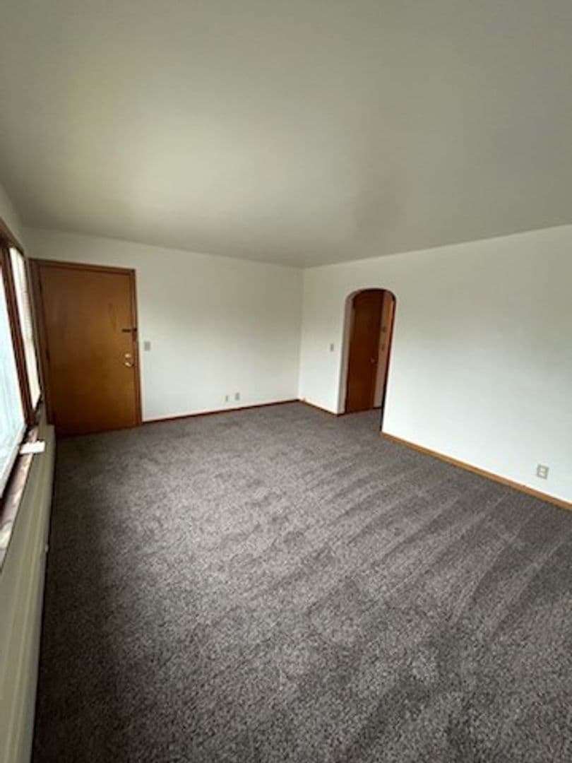 Milwaukee Apartment: 6713 W Bluemound Rd, Wauwatosa WI 53213