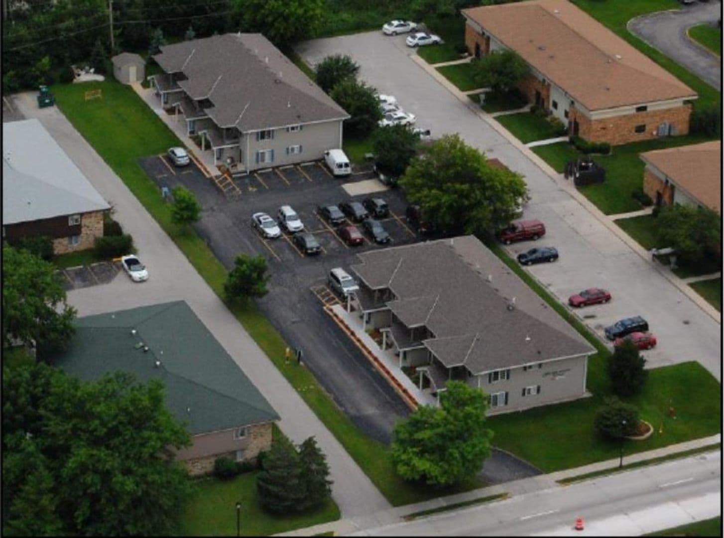 Butler Apartment: 12815 W Hampton Ave