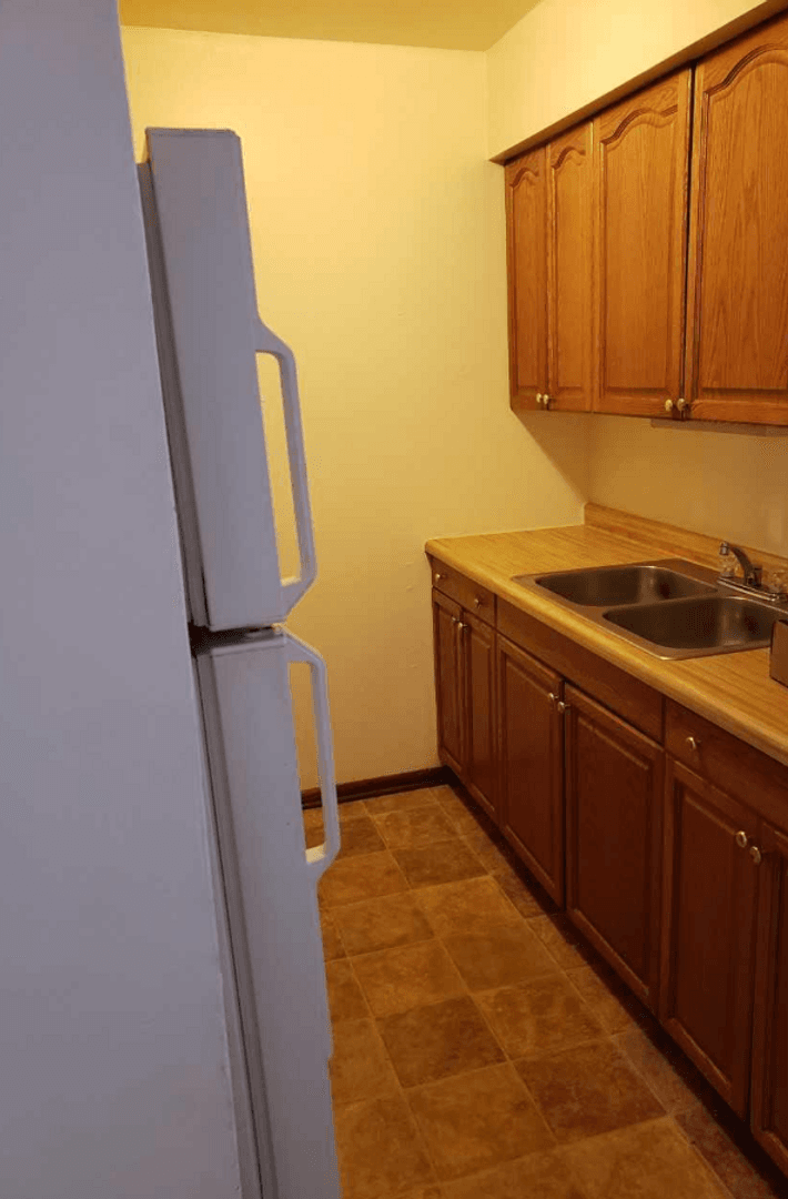 Milwaukee Apartment: 6333 N Denmark St