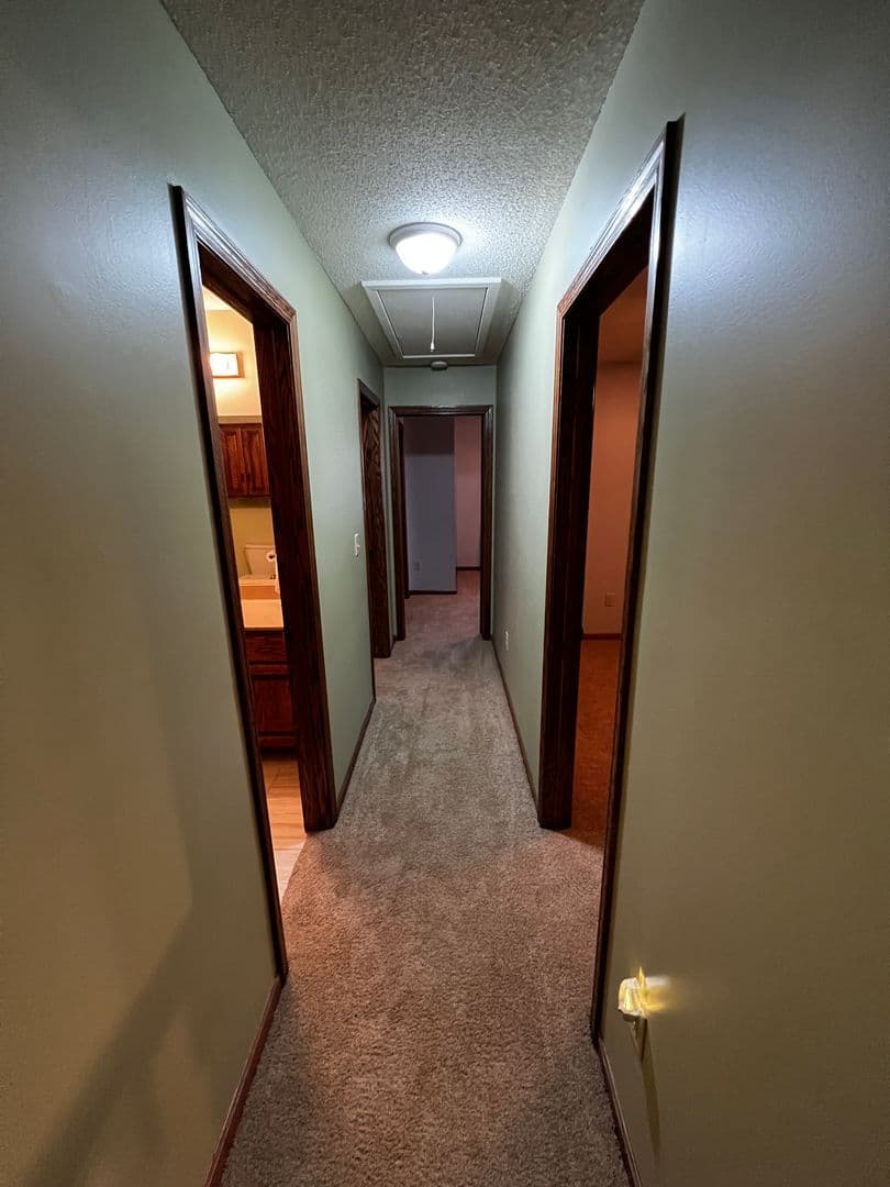 Council Bluffs House: 15505 Pheasant Drive
