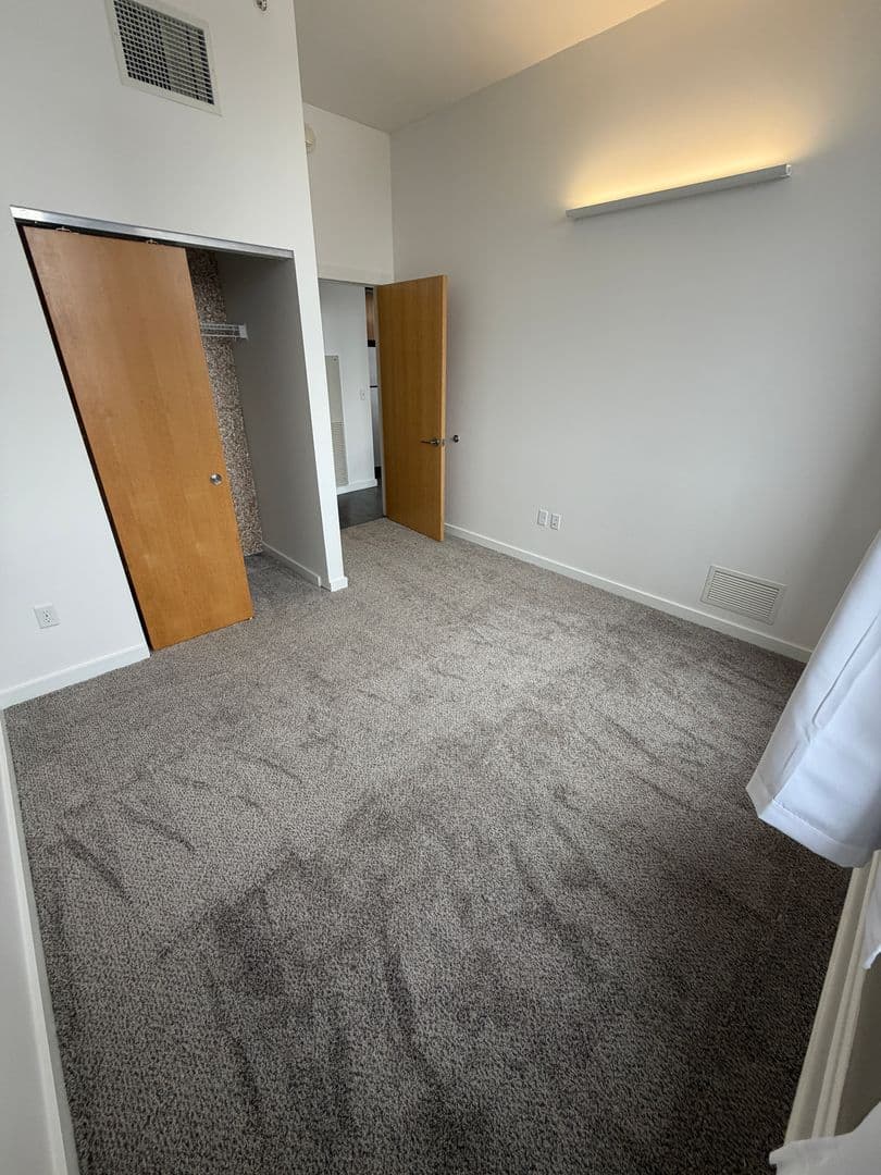 Des Moines Apartment: 218 6th Ave