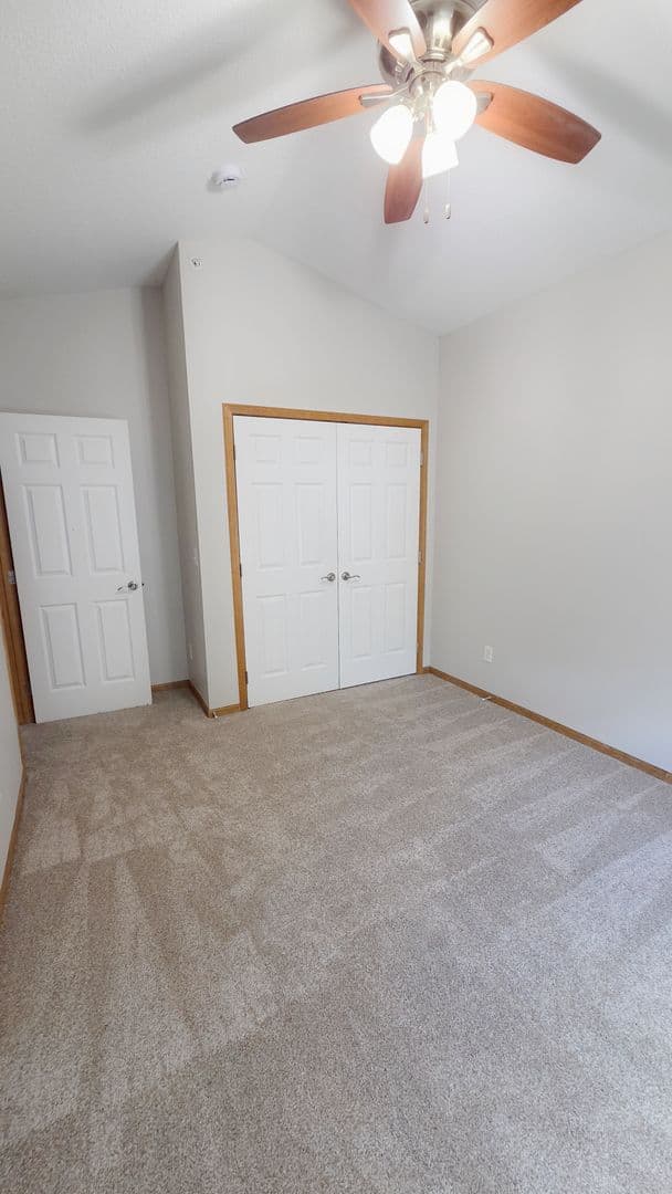 Des Moines Apartment: 2000 Meadow Ct