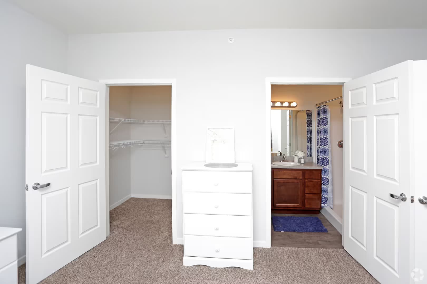 Omaha Apartment: 9451 Vernon Plz