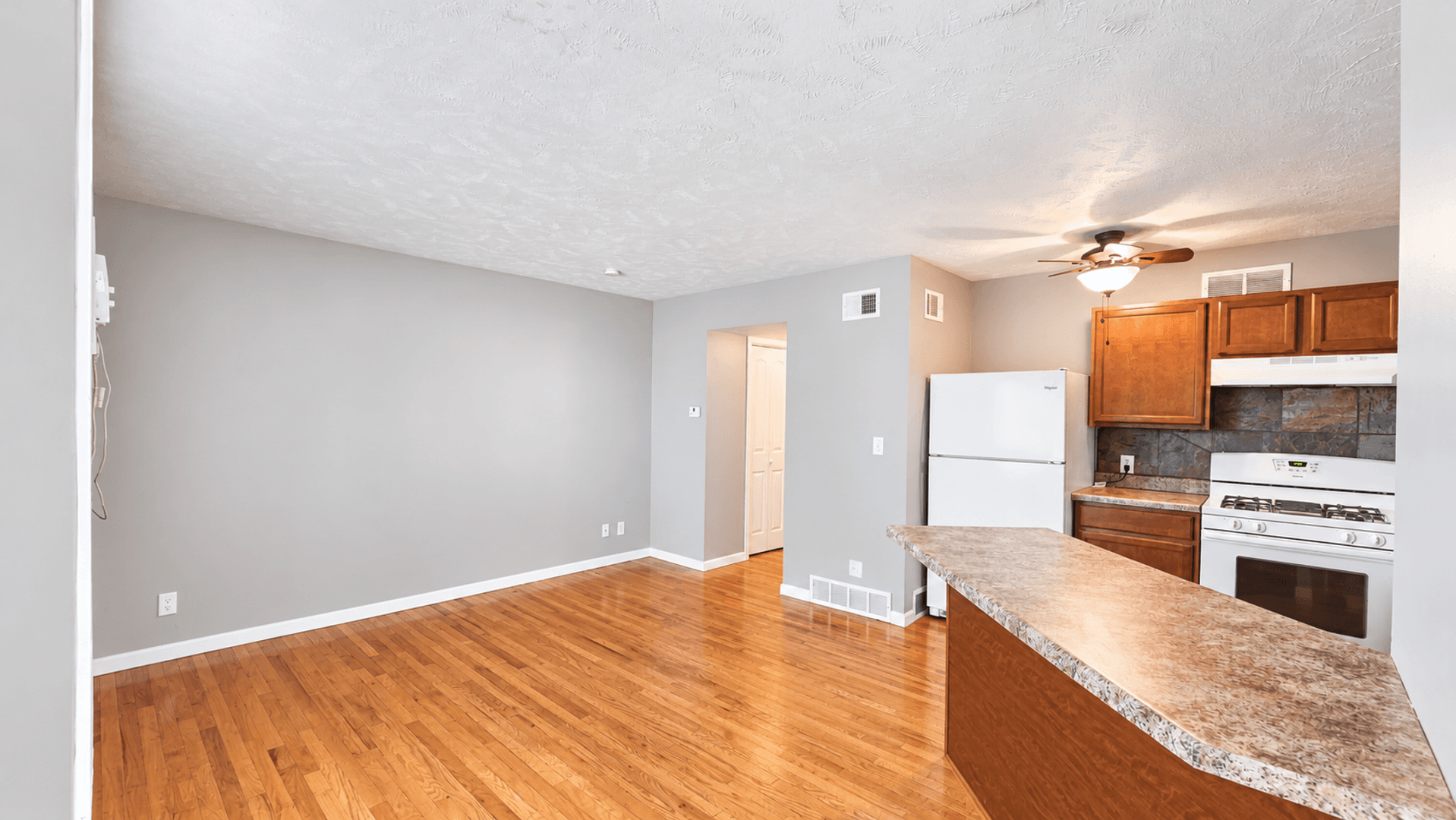 Omaha Apartment: 620 S 35th St