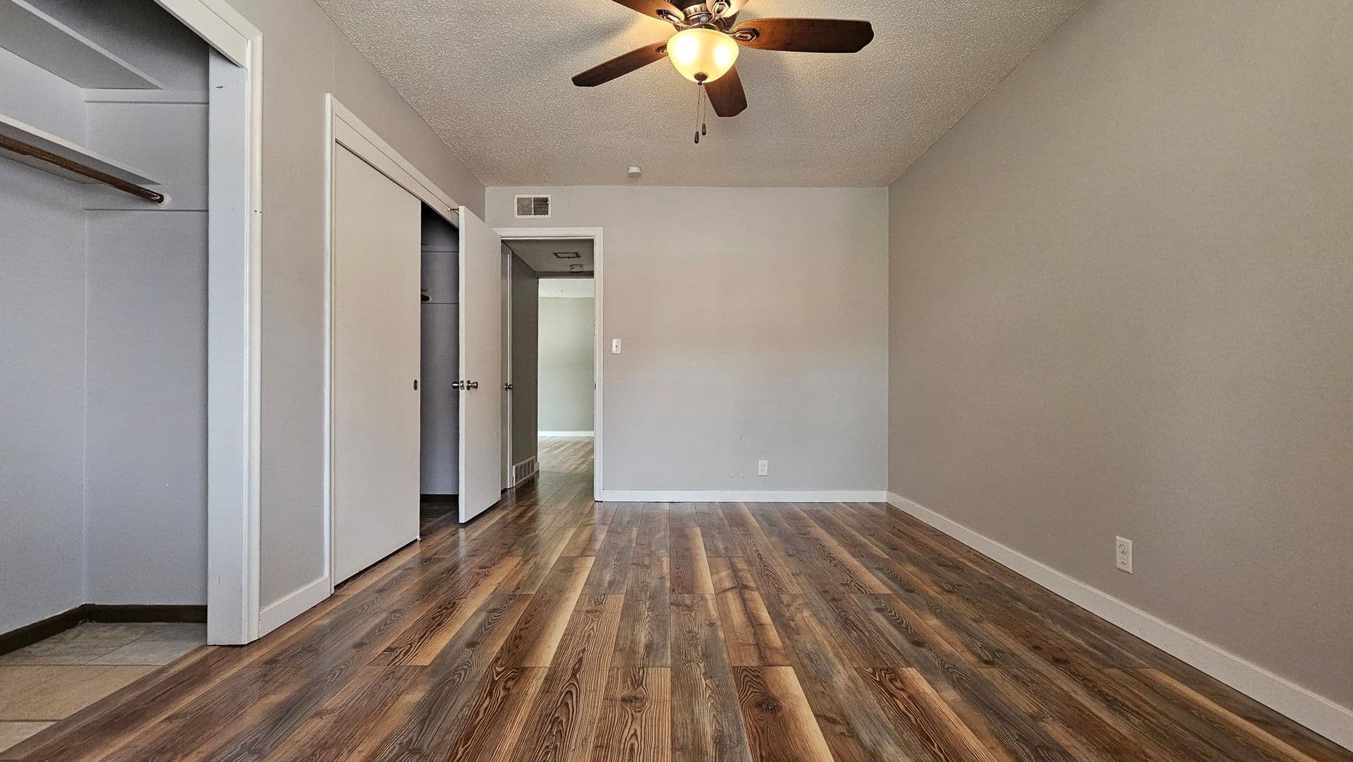 Omaha Apartment: 622 S 36th St