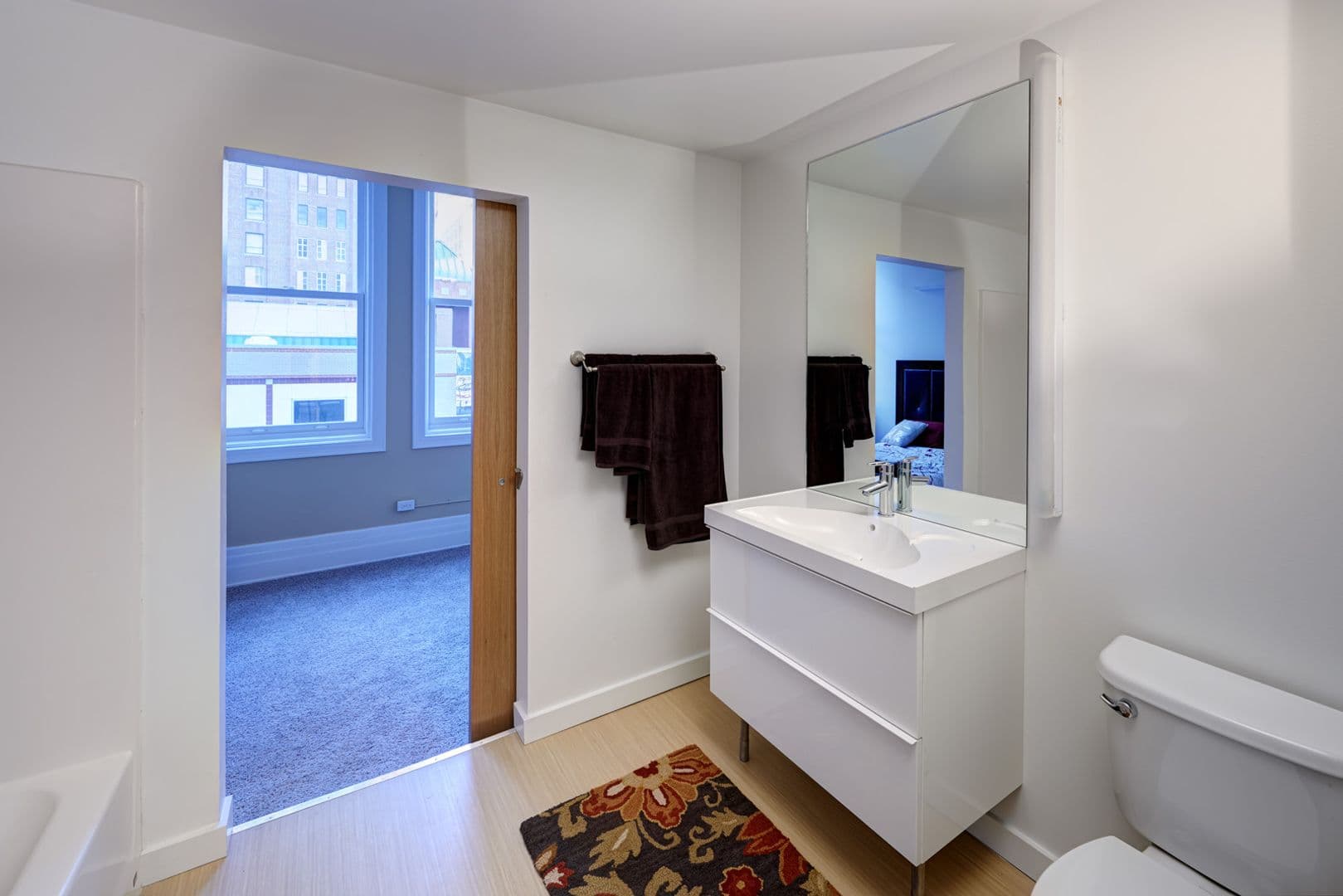 Des Moines Apartment: 218 6th Ave