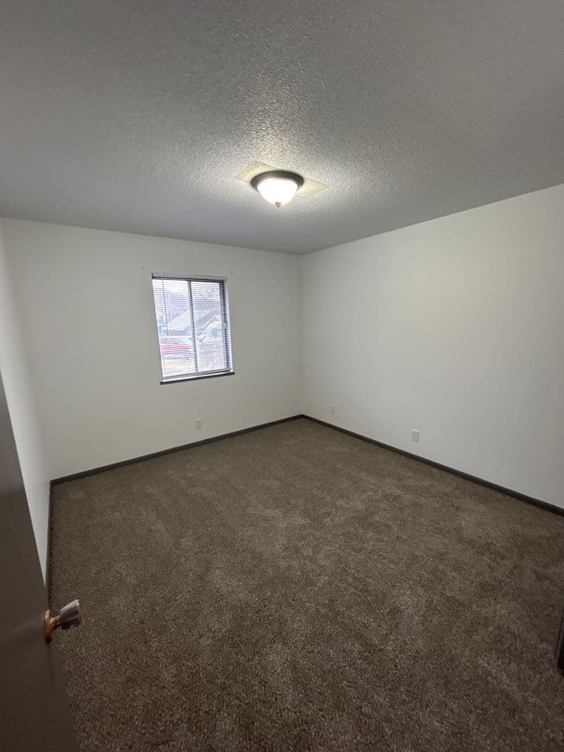 Council Bluffs Apartment: 124 Harrison St