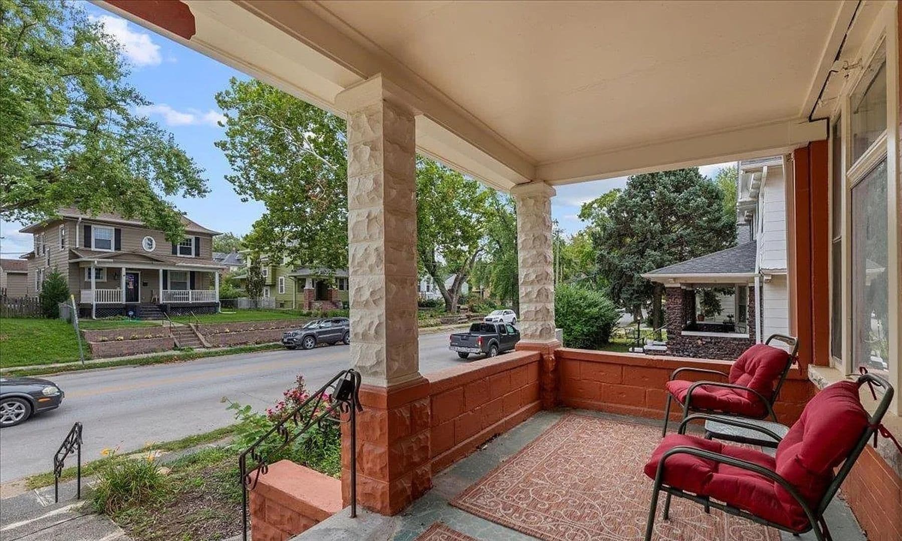 Omaha Apartment: 618 N 40th St