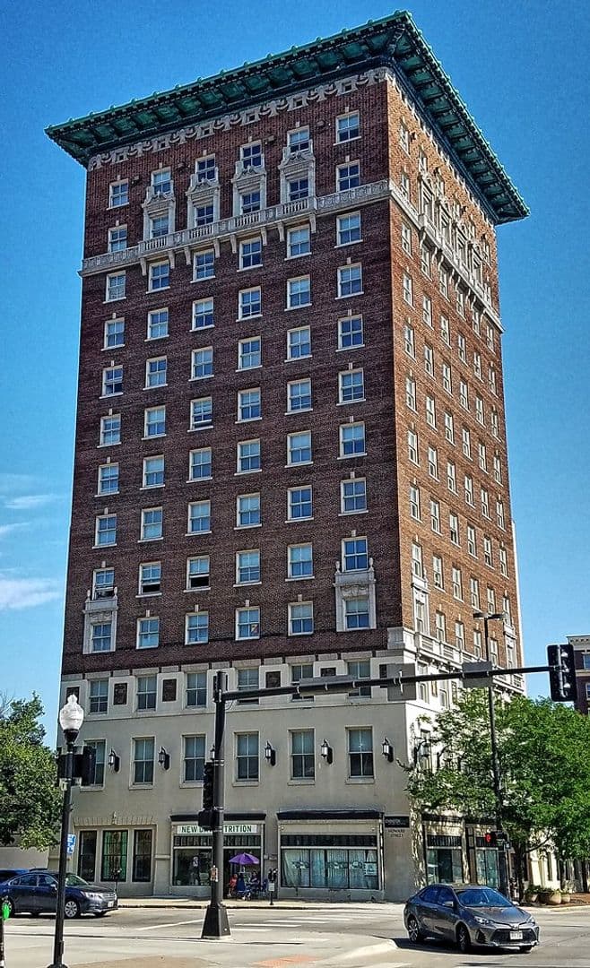 Omaha Apartment: 505 S 16th Street