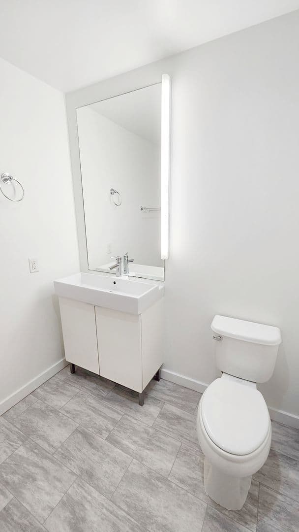 Des Moines Apartment: 218 6th Ave
