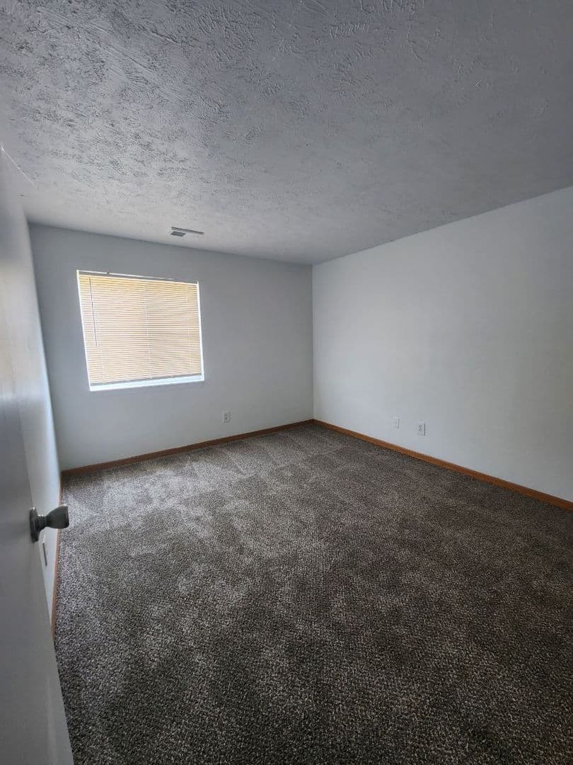 Council Bluffs Apartment: 1106 Marshall Ave