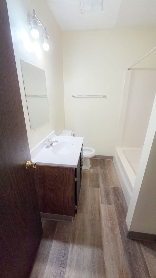 Ankeny Apartment: 2017 NW Hickory Ln