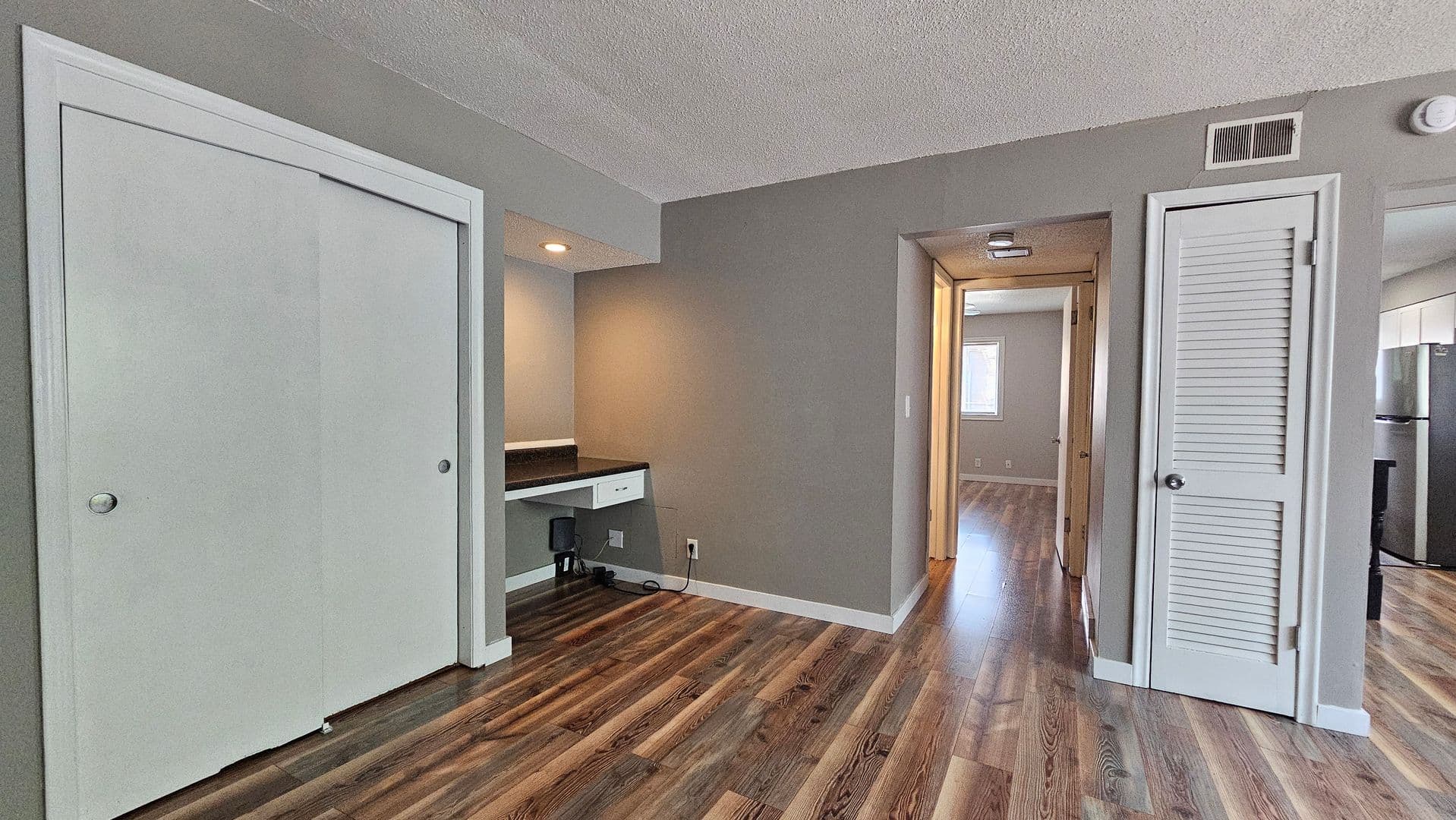 Omaha Apartment: 622 S 36th St