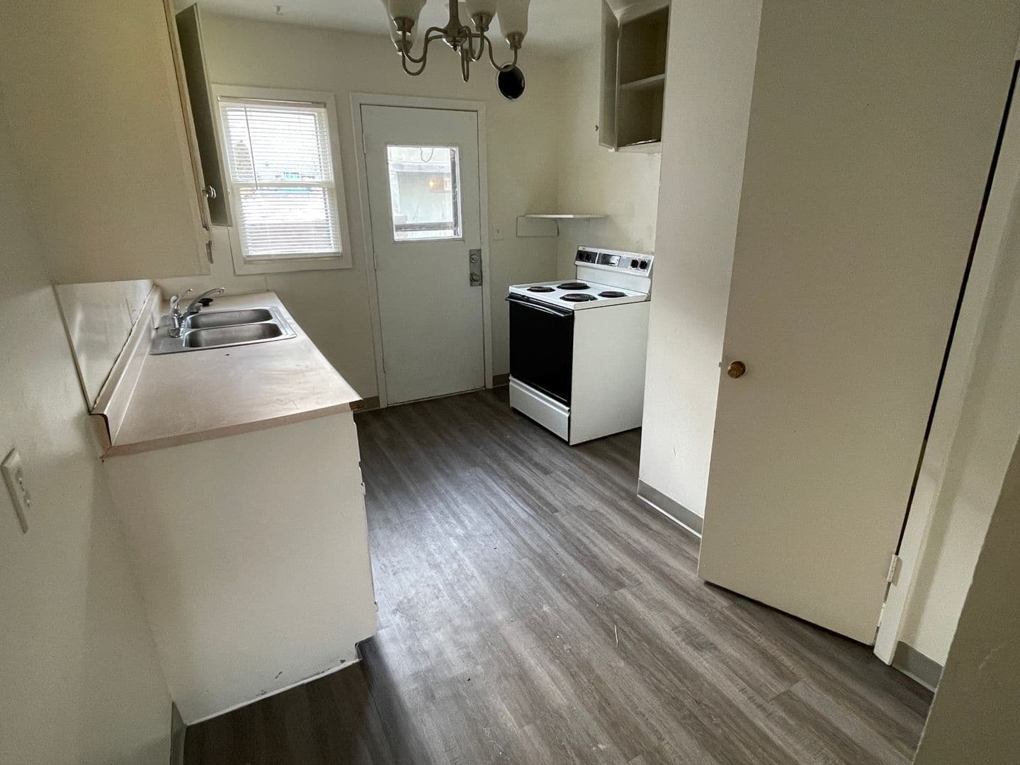 Council Bluffs Apartment: 130 Nicholas St