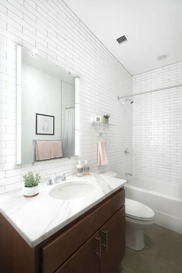Des Moines Apartment: 200 10th St, Des Moines, IA