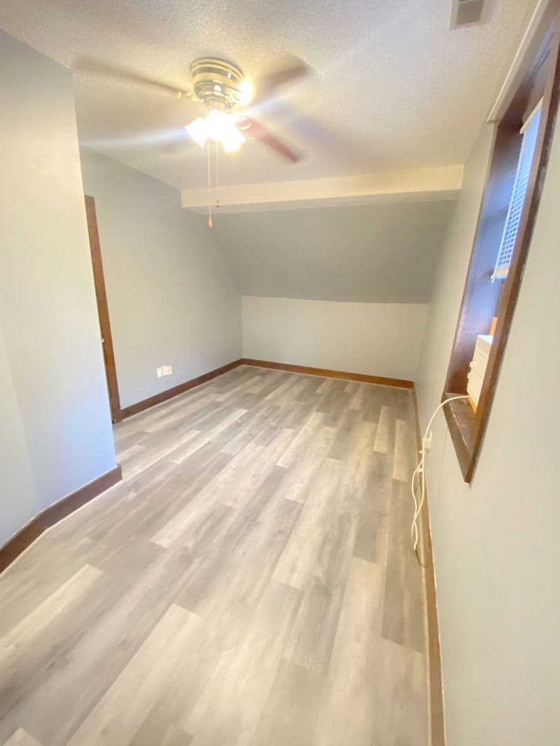 Des Moines Apartment: 1106 Virginia Ave