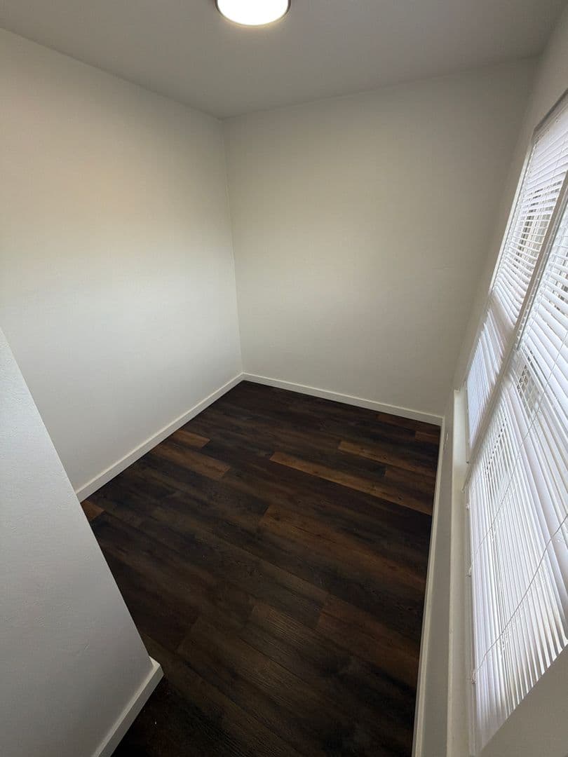 Des Moines Apartment: 3000,3020,3040 & 3120 Douglas Ave