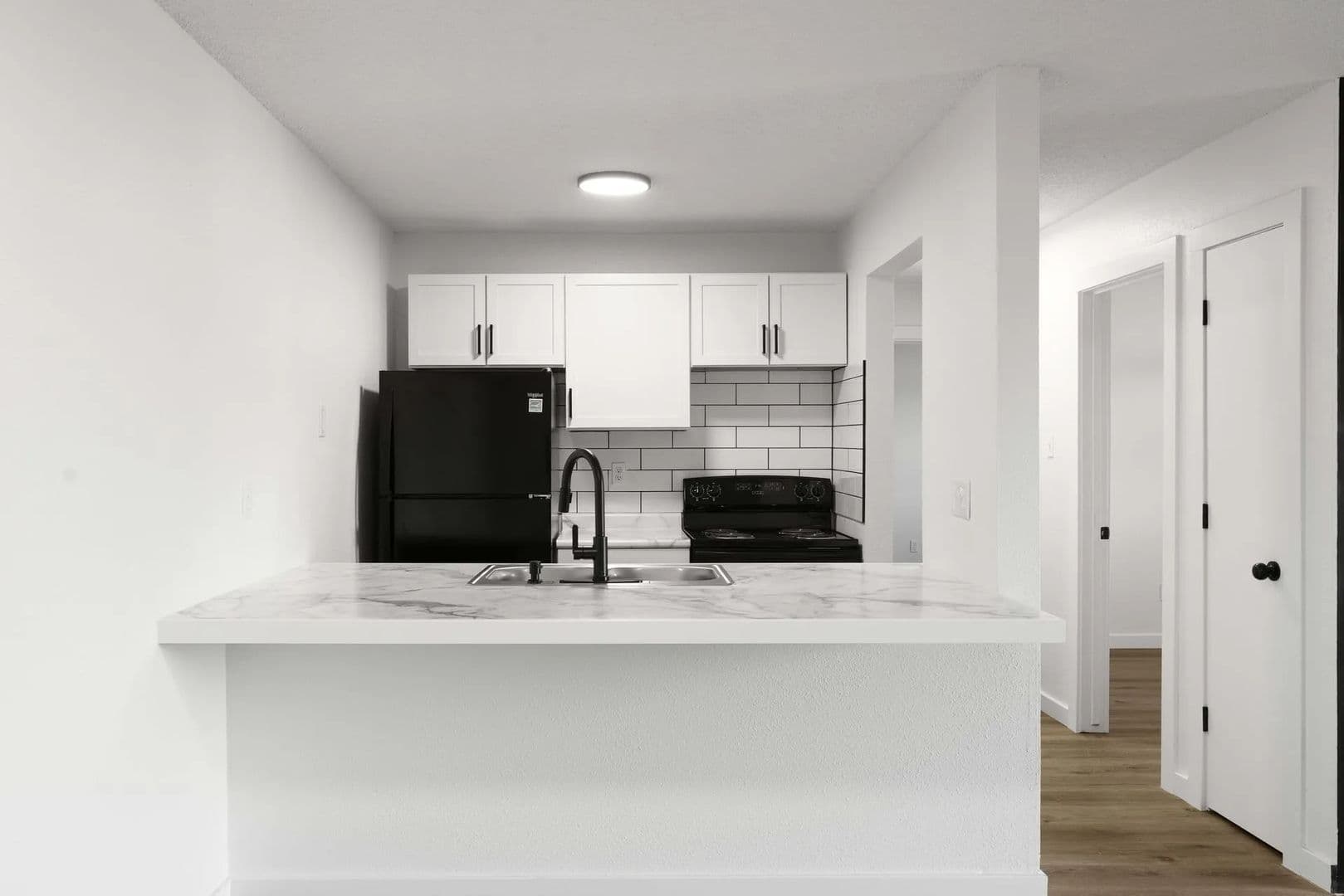 Des Moines Apartment: 3913 Hubbell Avenue