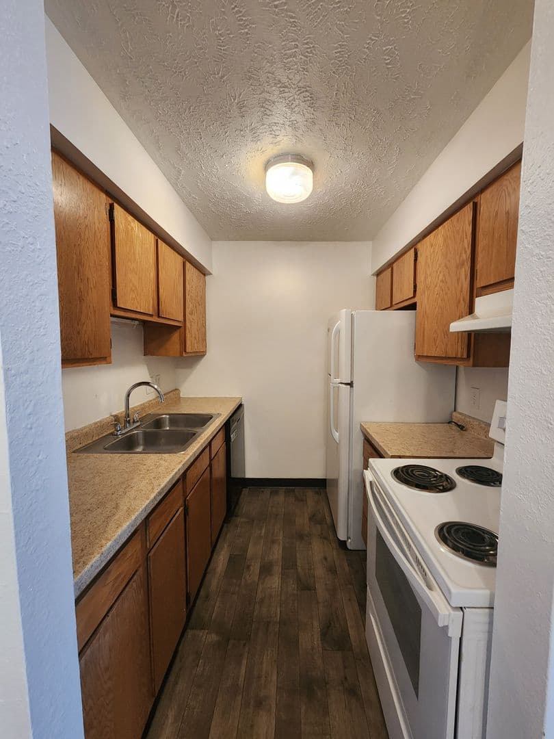 Council Bluffs Apartment: 1106 Marshall Ave